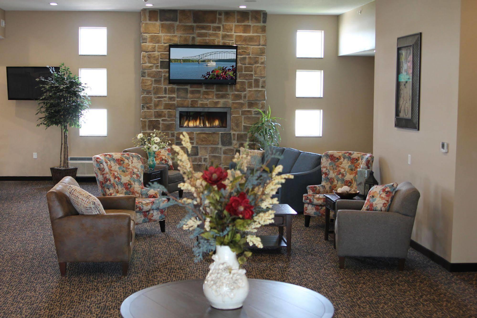 Cobblestone Inn & Suites Fort Madison Esterno foto
