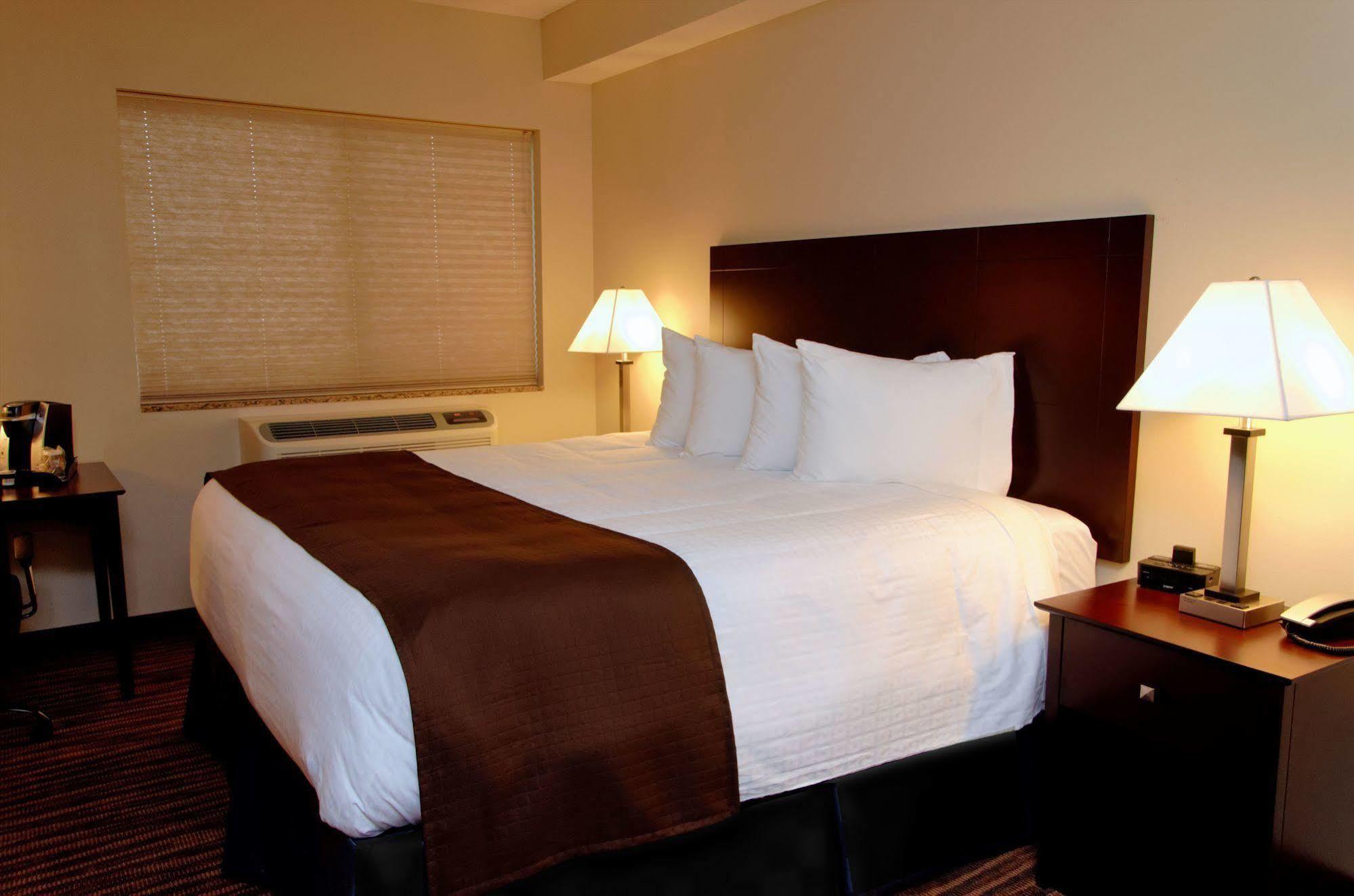 Cobblestone Inn & Suites Fort Madison Esterno foto