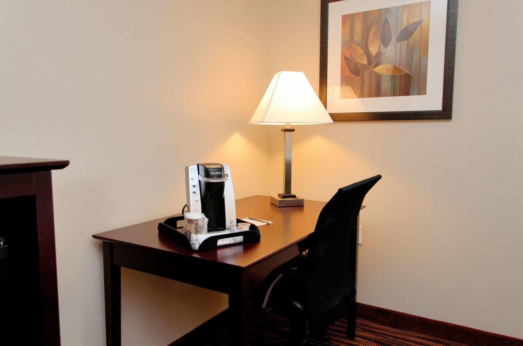 Cobblestone Inn & Suites Fort Madison Esterno foto