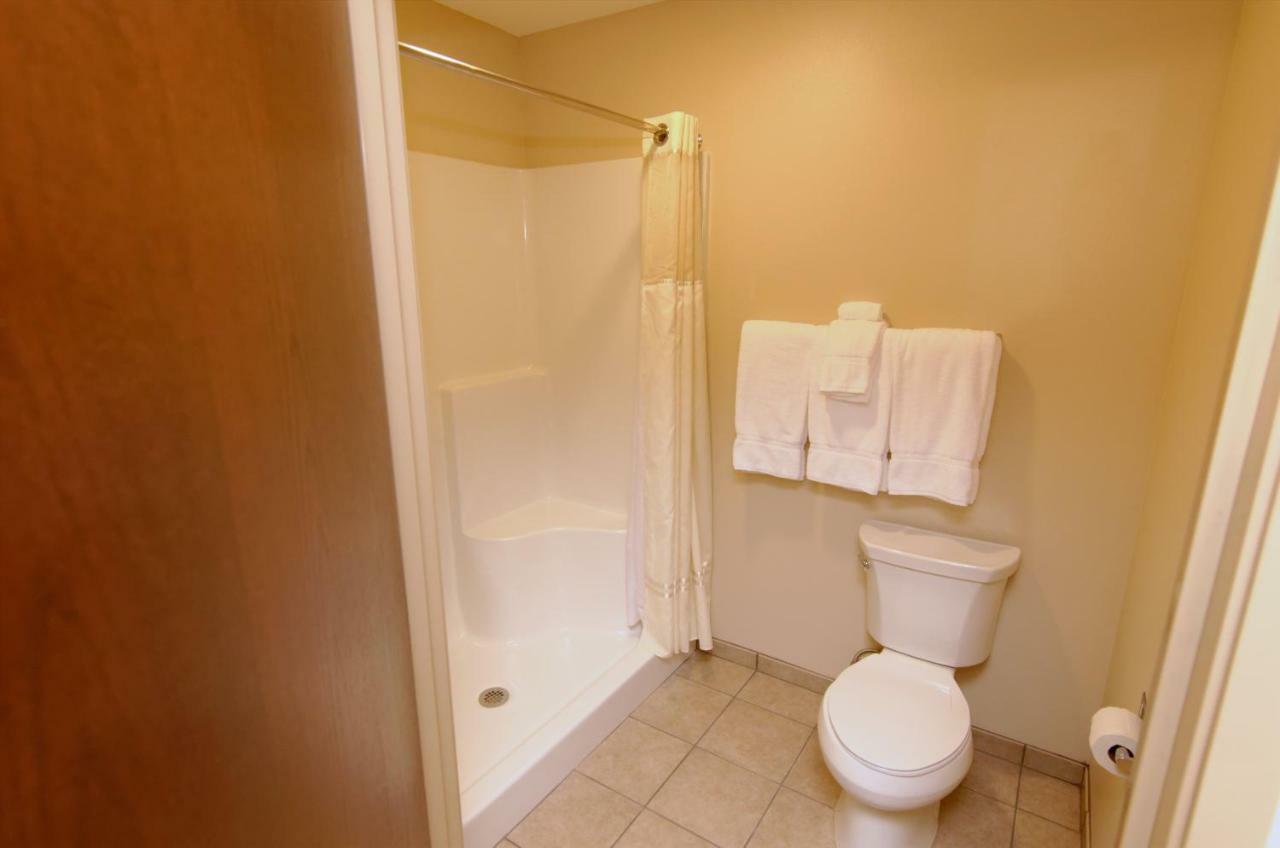Cobblestone Inn & Suites Fort Madison Esterno foto